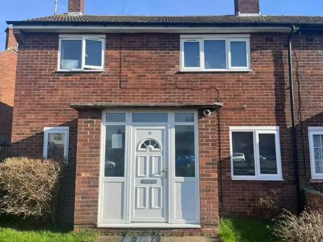 4 bedroom house for rent in Hawthorn Avenue, Colchester, Esint.