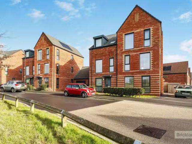 4 bedroom house for rent in Manning Road, Knowle, BS4