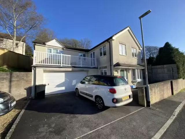 4 bedroom house for rent in Mill Close, Frome, Somerset, BA11