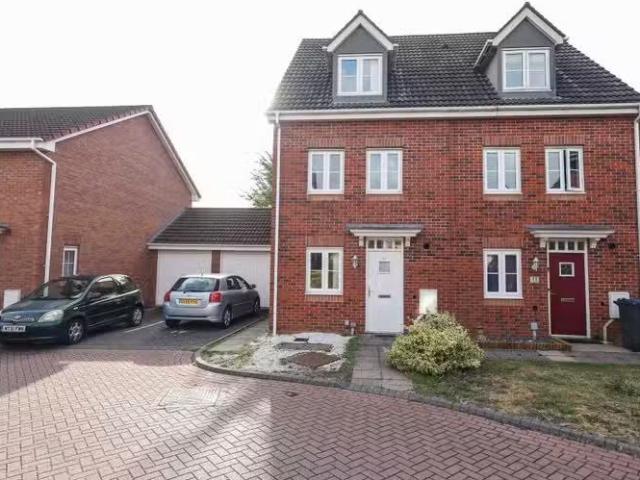 4 bedroom house for rent in New Imperial Crescent, Springfield.