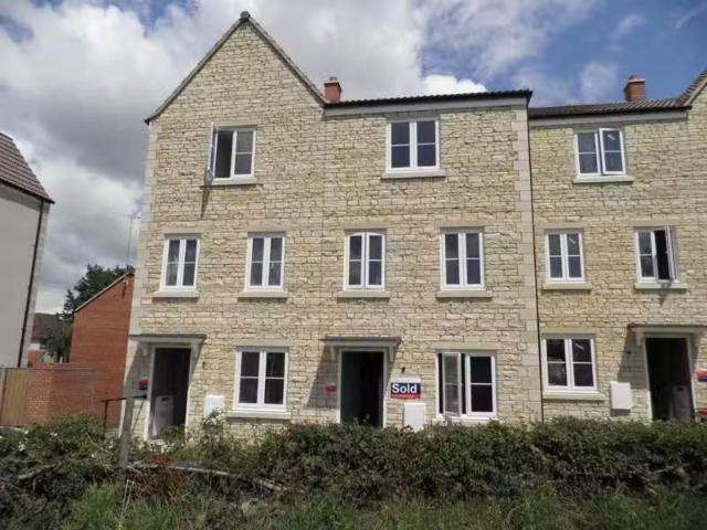 4 bedroom house for rent in Slipps Close, Frome, Somerset, BA11
