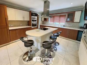 4 bedroom house for rent in Park Lane, Tonyrefail, CF39