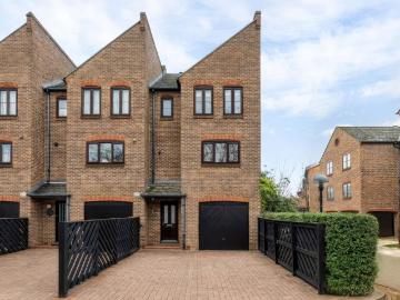 4 bedroom house for sale