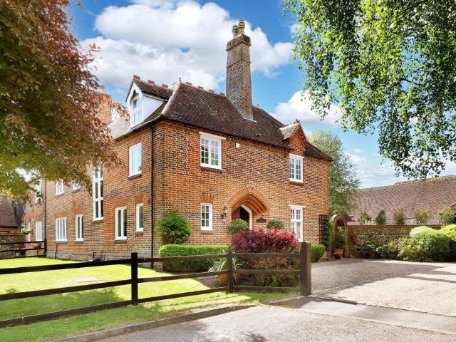 5 bedroom house for sale