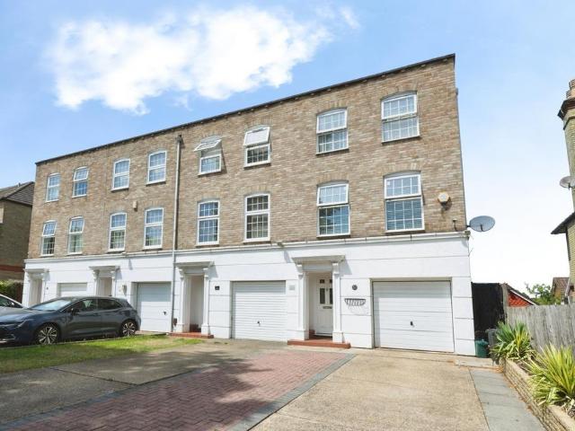 4 bedroom house for sale