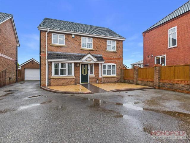 4 bedroom detached house for sale