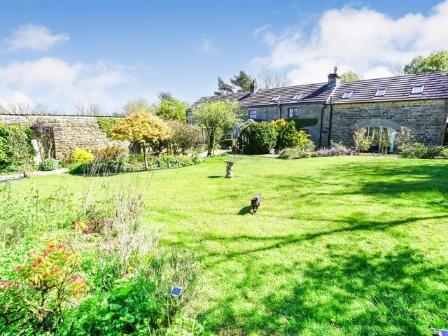 4 bedroom equestrian facility for sale