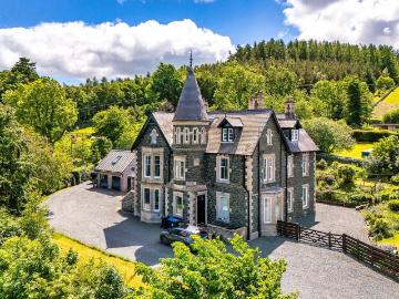 4 bedroom apartment for sale