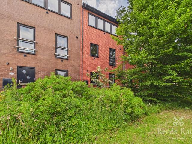 5 bedroom house for sale