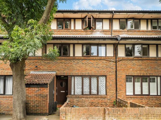 4 bedroom terraced house for sale
