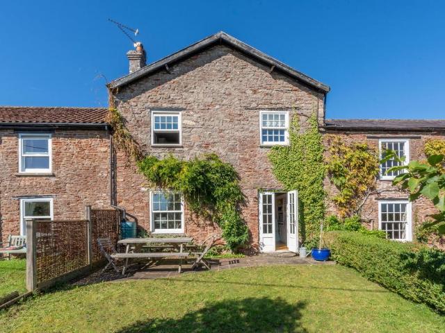4 bedroom terraced house for sale