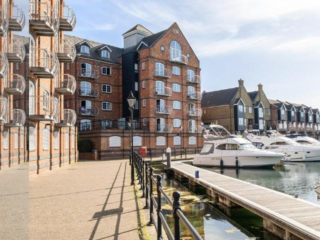 4 bedroom apartment for sale