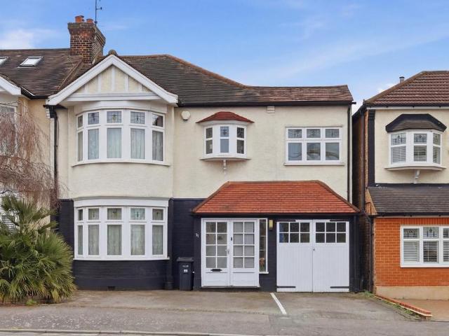 4 bedroom semi detached house for sale