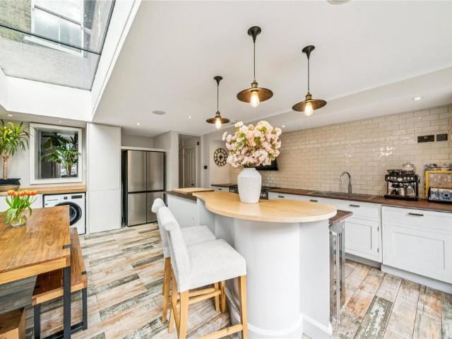 4 bedroom house for sale