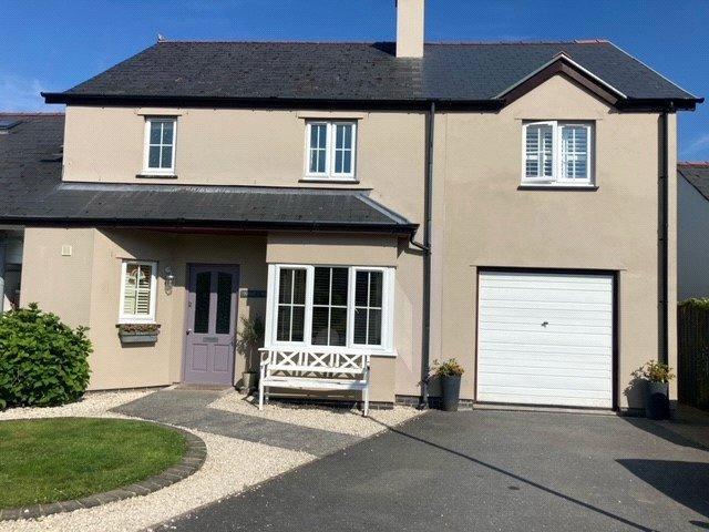 4 bedroom link detached house for sale