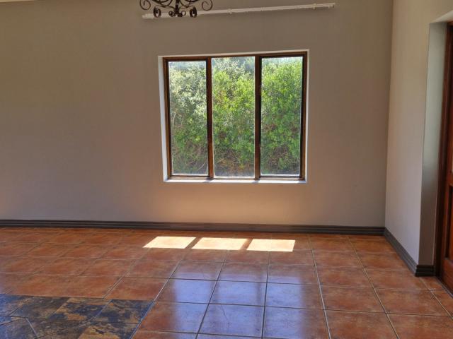 4 Bedroom House For Sale in Cola Beach