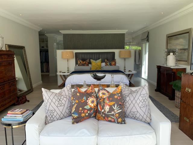 4 Bedroom House For Sale in Constantia