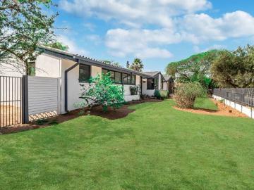 4 Bedroom House For Sale in Constantia Kloof