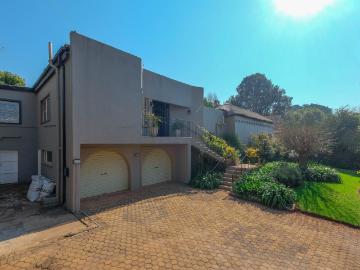 4 Bedroom House For Sale in Constantia Kloof