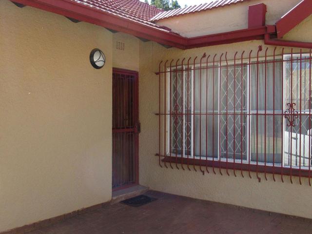 4 Bedroom House For Sale in Constantia Kloof