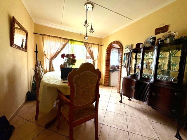 4 Bedroom House For Sale in Cambridge