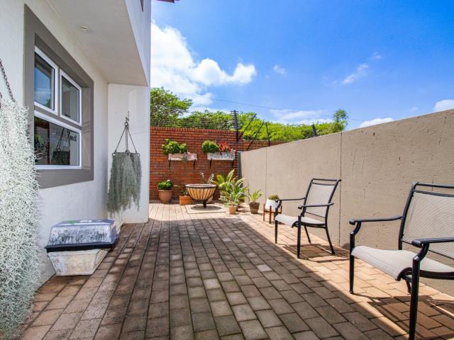 4 Bedroom House For Sale in Caribbean Beach