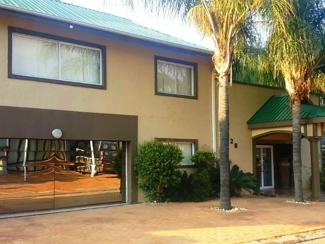 4 Bedroom House For Sale in Caribbean Beach
