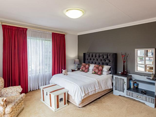 4 Bedroom House For Sale in Carletonville Central