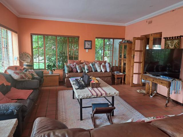 4 Bedroom House For Sale in Carletonville Central