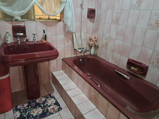 4 Bedroom House For Sale in Carletonville Central