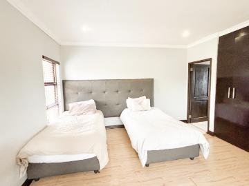 4 Bedroom House For Sale in Carlswald