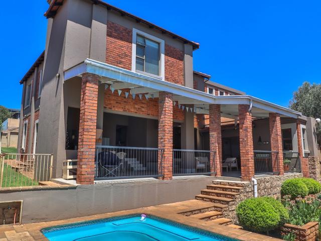 4 Bedroom House For Sale in Cashan