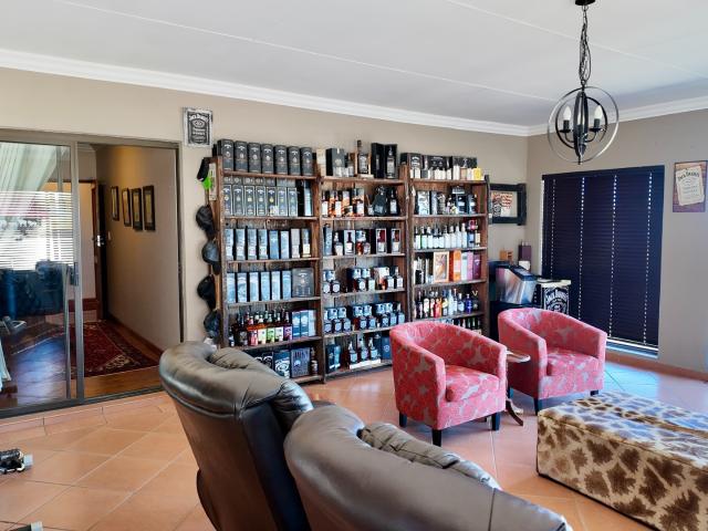 4 Bedroom House For Sale in Cashan