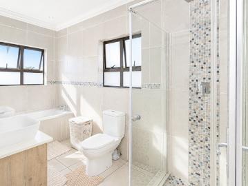 4 Bedroom House For Sale in Cashan