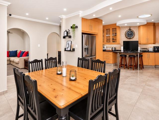4 Bedroom House For Sale in Cashan