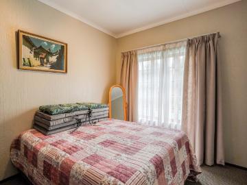 4 Bedroom House For Sale in Clubview