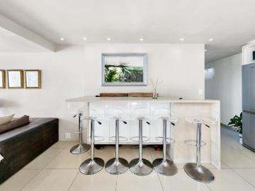 4 Bedroom House For Sale in Clifton