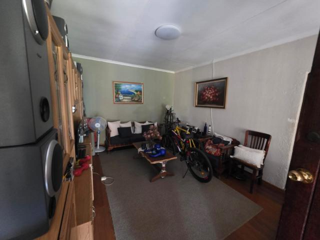 4 Bedroom House For Sale in Crystal Park
