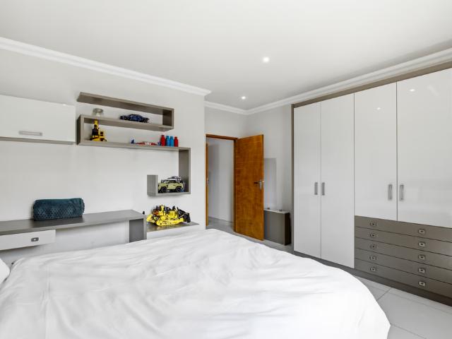 4 Bedroom House For Sale in Craigavon