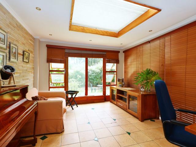 4 Bedroom House For Sale in Craighall