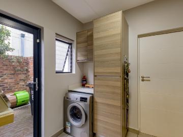 4 Bedroom House For Sale in Crowthorne AH