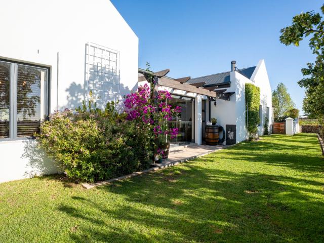 4 Bedroom House For Sale in Croydon Vineyard Estate