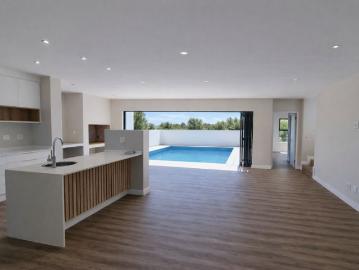 4 Bedroom House For Sale in Croydon Gardens Estate