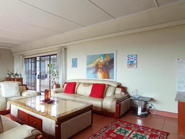 4 Bedroom House For Sale in Cyrildene