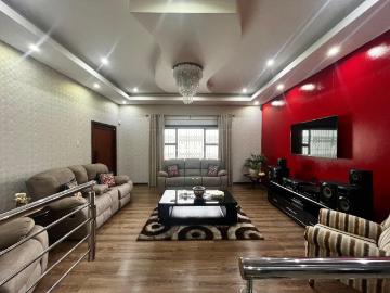 4 Bedroom House For Sale in Amanzimtoti