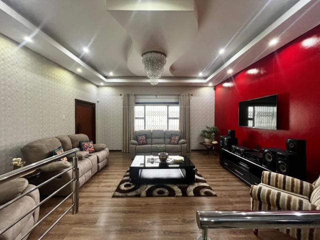 4 Bedroom House For Sale in Amanzimtoti