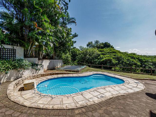 4 Bedroom House For Sale in Amanzimtoti