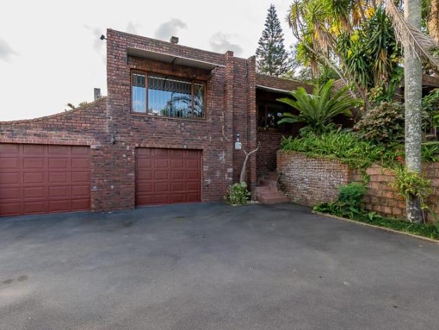 4 Bedroom House For Sale in Amanzimtoti