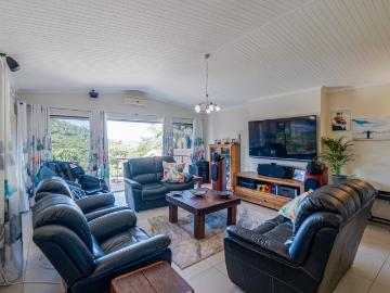 4 Bedroom House For Sale in Amanzimtoti