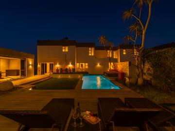 4 Bedroom House For Sale in Amanzimtoti